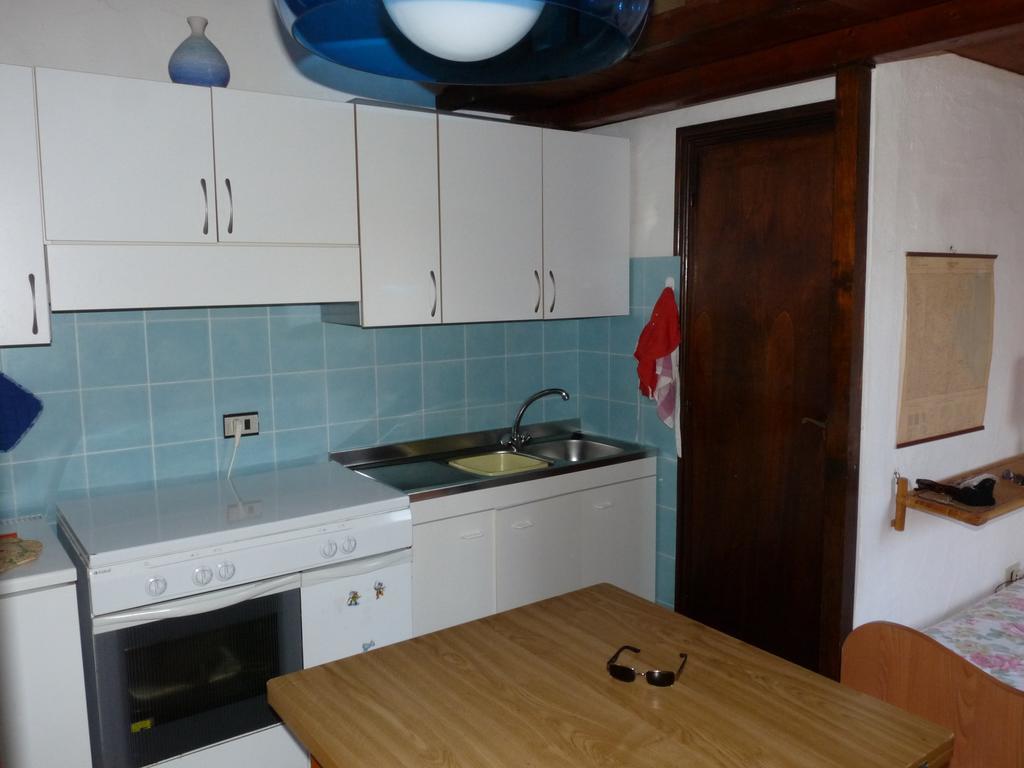 Monolocale San Teodoro Apartamento San Teodoro  Quarto foto